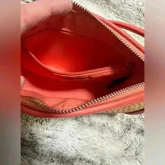 Urban Outfitters straw purse - Picture 3 of 3